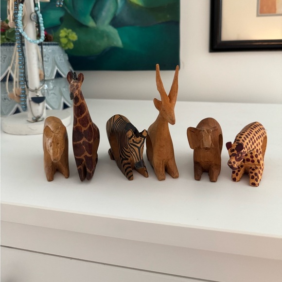 African Hand Carved Artisan Wooden Napkin Rings (6) - Picture 2 of 9